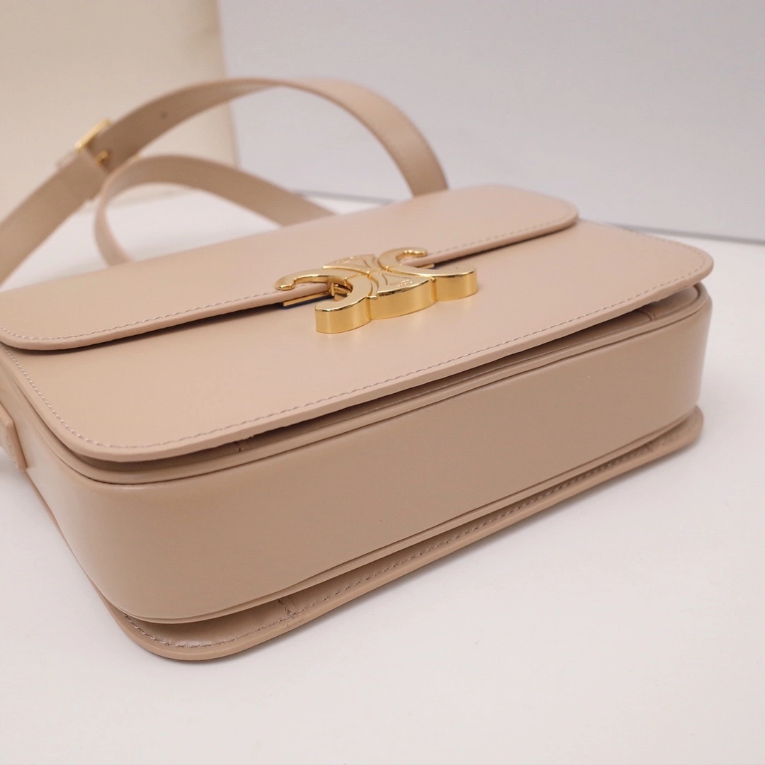 MOMO-- 358i95 188423BF4.02EU high quality version cowhide sheepskin item:D-B000I2109